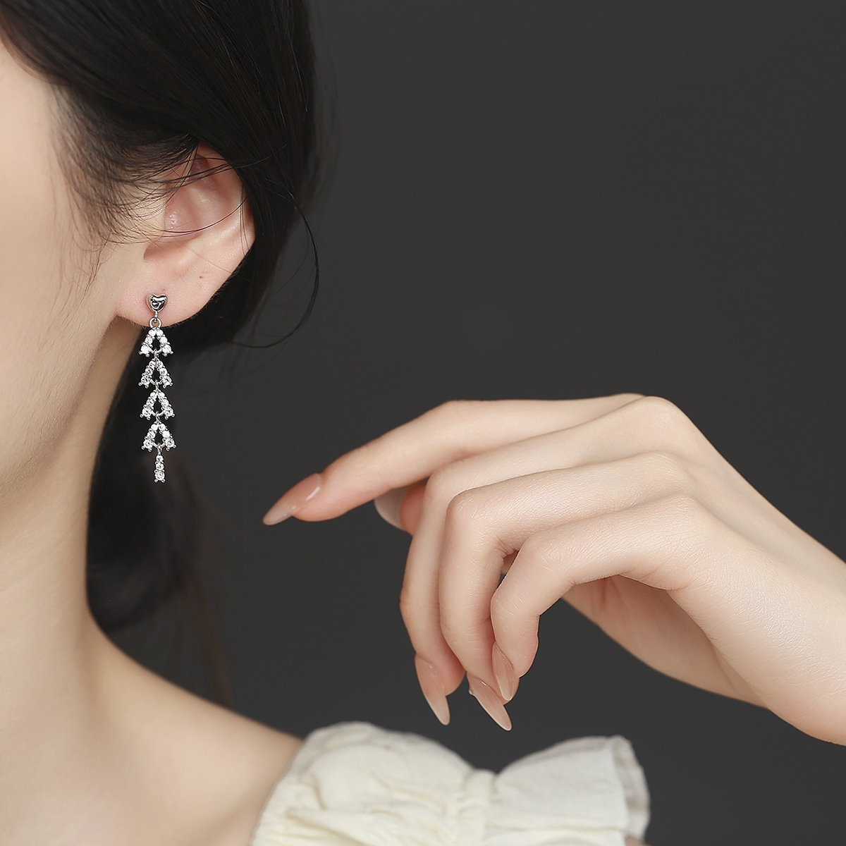 Cercei lungi de argint 925, JW1612, model cu pietre, placati cu rodiu