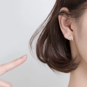 Cercei ear cuffs argint 925, JW1675, model incrucisat, placat cu aur - Img 2