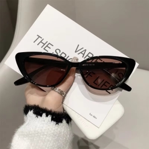 Ochelari de soare damă cat-eye, ramă groasă, lentile degrade, negru cu maro