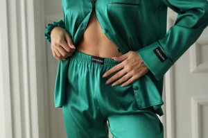 Set pijama dama din doua piese, cu nasturi – 2301490, Verde - Img 3