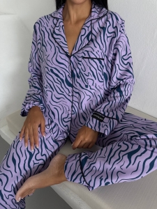 Set pijama dama din doua piese, cu nasturi – 2500282, Lila cu imprimeu abstract - Img 4