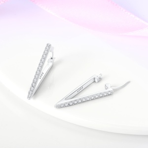 Cercei argint 925, JW607, model triunghi, placati cu rodiu - Img 2