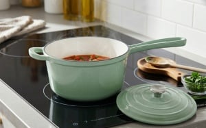 Cratita din fonta emailata cu coada 2.1L, 19cm, Verde Menta