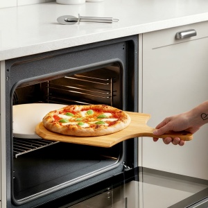 Set Pizza 3 in1, piatra ceramica + Lopatica din lemn + Rola cutit Inox, Chamotte Edition