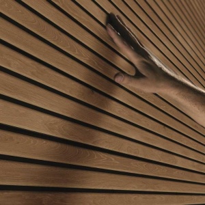 Casuta de gradina, Keter, maro, 7x7, colectie Signature, cu usa dubla, cu ferestre, cu ventilatie, cu ranforsare metalica