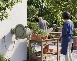 Derulator de perete cu furtun Verve, 25 m, kit stropire inclus, 5 Ani Garantie