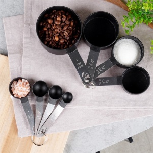 Set 8 măsuri de bucătărie – căni și linguri gradate, pentru făină, zahăr, condimente, ulei, lichide și alte ingrediente