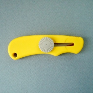VS-1P Cutter/ cutit utilitar cu lama de inox, NT Cutter - Img 8