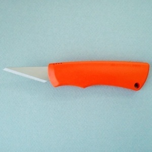 Cutit/cutter mediu utilitar cu lama de inox NT Cutter. - Img 13