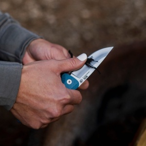 Cutit pliabil SOG Adventurer LB Nordic Blue Satin 13-11-03-43, lama Drop Point CRYO 5Cr15MoV Satin, Lockback, Thumb Stud, maner GRN Nordic Blue, EDC Outdoor - Img 8