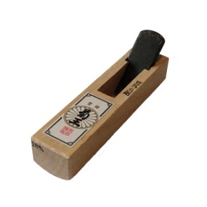 Mini rindea traditionala japoneza cu talpa curbata 18 mm, Takagi