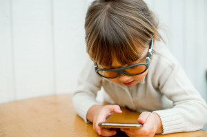 Ochelari de soare pentru copii MOKKI Click & Change ScreenSafe, protectie ecran, 2-5 ani, gri - Img 7