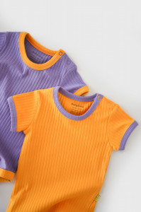 Set 2 body-uri Ribana Bebe Unisex din bumbac organic si 5%elastan - Galben/Mov BabyCosy - Img 5