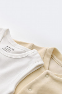 Set Broscuta cu salopeta si body din 80%bumbac organic si 20% poliester - Crem, BabyCosy - Img 8