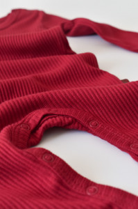 Salopeta cu maneca lunga si pantaloni lungi din bumbac organic si modal - Rosu BabyCosy - Img 4