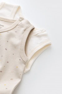 Set 2 body-uri fara maneci bebe unisex -100% bumbac organic - Crem cu buline, BabyCosy - Img 6
