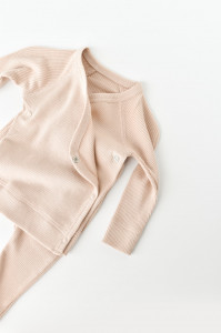 Set 4 piese: bluza, pantaloni, caciulita si manusi din bumbac organic si modal - Blush, BabyCosy - Img 2