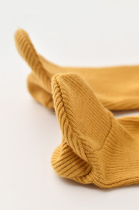 Set 2 pantaloni cu botosei bebe unisex din bumbac organic si modal - Mustar/Ecru, BabyCosy - Img 5