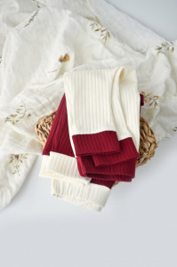 Set 2 pantaloni Ribana Bebe Unisex din bumbac organic si 5%elastan - Ecru/Bordo, BabyCosy - Img 7