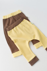 Set 2 pantaloni Ribana Bebe Unisex din bumbac organic si 5%elastan - Vanilie/Maro BabyCosy - Img 4