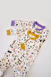 Set 2 salopetele cu maneca lunga si panataloni cu botosei si fermoar - 100%bumbac organic - Galben si Mov, Baby Cosy