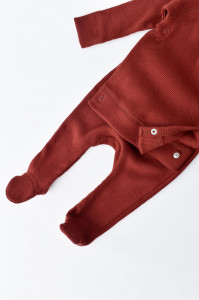 Set 4 piese: bluza, pantaloni, caciulita si manusi din bumbac organic si modal - Caramiziu, BabyCosy - Img 3