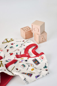 Set bluzita cu maneca lunga si nasturei si panataloni lungi, 100% bumbac organic, BabyCosy, Rosu