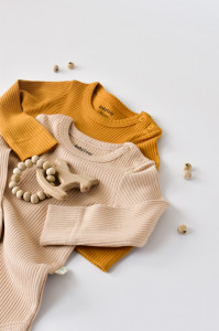 Set de 2 body-uri cu maneca lunga din bumbac organic si modal - Mustar/Somon BabyCosy - Img 2