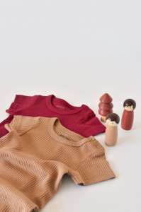Set de 2 salopetele cu maneca scurta din bumbac organic si modal - Rosu/ Maro BabyCosy - Img 5