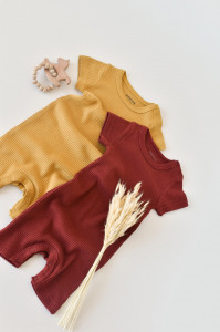 Set de 2 salopetele cu maneca scurta din bumbac organic si modal - Caramiziu/ Sofran BabyCosy - Img 2