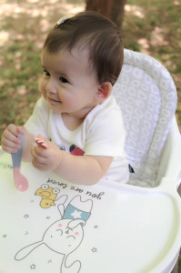 Scaun de masa BabyJem, pentru bebe, multifunctional, cu tavita si suport pentru picioare