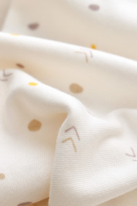 Set 2 body-uri cu maneca lunga petrecute bebe unisex -100% bumbac organic - Ecru cu buline, BabyCosy - Img 2