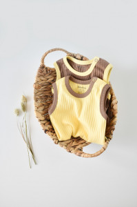 Set 2 body-uri fara maneci Ribana Bebe Unisex din bumbac organic si 5%elastan - Vanilie/Maro BabyCosy - Img 9