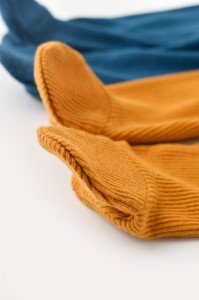 Set 2 pantaloni cu botosei bebe unisex din bumbac organic si modal - Bleumarin/Sofran, BabyCosy - Img 3