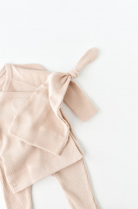 Set 4 piese: bluza, pantaloni, caciulita si manusi din bumbac organic si modal - Blush, BabyCosy - Img 5