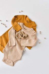 Set de 2 body-uri cu maneca lunga din bumbac organic si modal - Mustar/Somon BabyCosy - Img 3