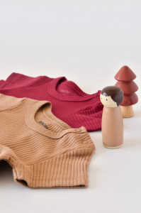 Set de 2 salopetele cu maneca scurta din bumbac organic si modal - Rosu/ Maro BabyCosy - Img 6