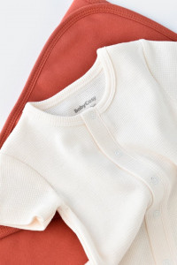 Salopeta cu pantaloni scurti - 100% bumbac organic - Ecru, BabyCosy - Img 8