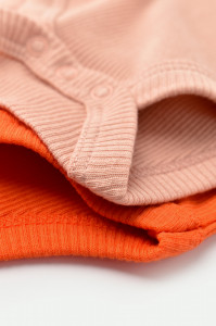 Set 2 body-uri fara maneci bebe unisex din bumbac organic si modal - Rodie/Piersica, BabyCosy - Img 6