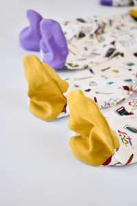 Set 2 salopetele cu maneca lunga si panataloni cu botosei si fermoar - 100%bumbac organic - Galben si Mov, Baby Cosy