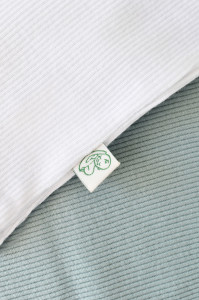 Set 3 piese: body cu maneca lunga, pantaloni lungi cu botosei si caciulita din bumbac organic si modal - Alb, BabyCosy - Img 2
