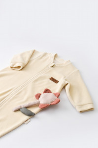 Salopeta cu maneca lunga si fermoar din 80%bumbac organic si 20% poliester -Crem, BabyCosy - Img 2