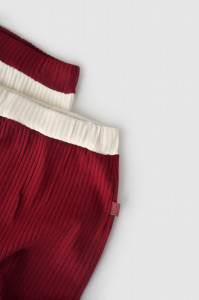 Set 2 pantaloni Ribana Bebe Unisex din bumbac organic si 5%elastan - Ecru/Bordo, BabyCosy - Img 2