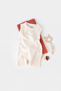 Salopeta fara maneci si pantaloni scurti - 100% bumbac organic - Ecru, BabyCosy - Img 2