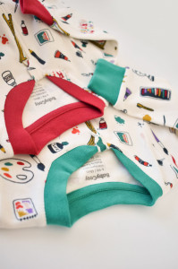 Set 2 salopetele cu maneca lunga si panataloni cu botosei si fermoar - 100%bumbac organic - Rosu si verde, Baby Cosy