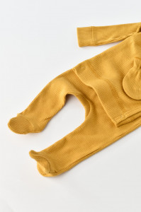 Set 4 piese: bluza, pantaloni, caciulita si manusi din bumbac organic si modal - Mustar, BabyCosy - Img 5
