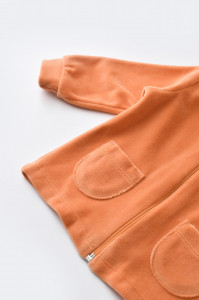 Set Ursulet cu bluzita cu fermoar si gluga si pantaloni lungi din 80%bumbac organic si 20% poliester - Portocaliu, BabyCosy - Img 4