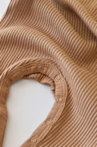 Salopeta cu maneca lunga si pantaloni lungi din bumbac organic si modal - Maro BabyCosy - Img 2