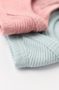 Set 2 body-uri fara maneci bebe unisex din bumbac organic si modal - Mint/Rose, BabyCosy - Img 3