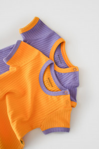 Set 2 body-uri Ribana Bebe Unisex din bumbac organic si 5%elastan - Galben/Mov BabyCosy - Img 4